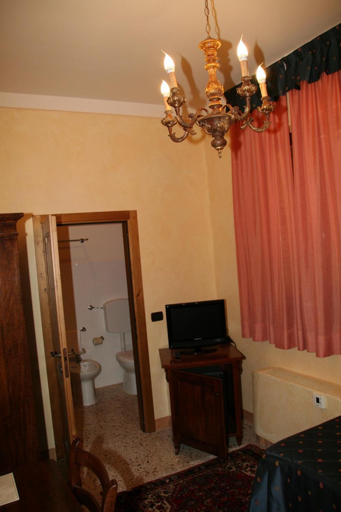 Villa Rinalducci Fano Værelse billede